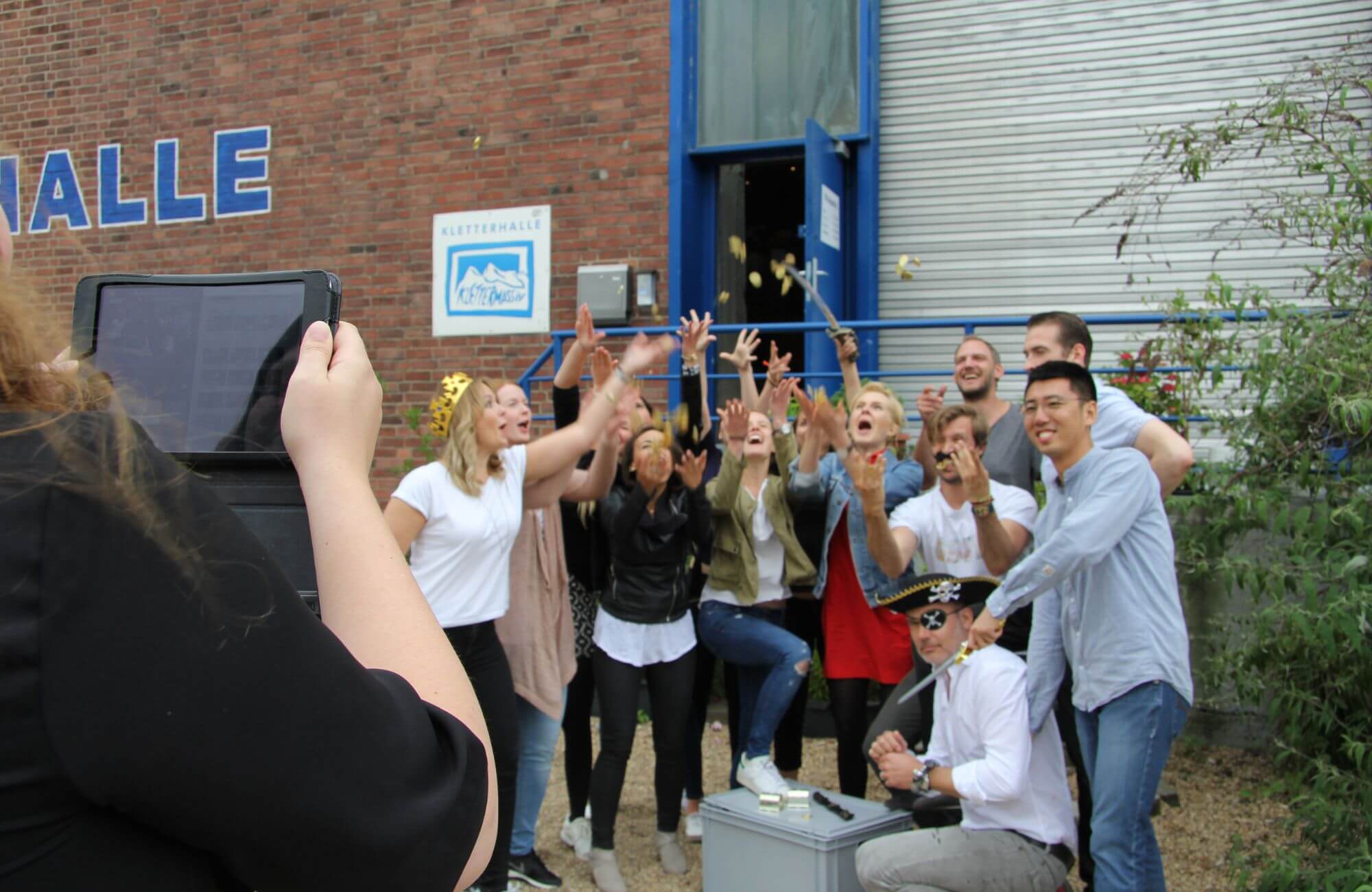 videos drehen teambuilding spiele für firmen und gruppen - teambuilder.de